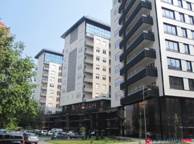 Teodora Lux Apartman Free Privat Parking Appartamento Novi Sad Esterno foto
